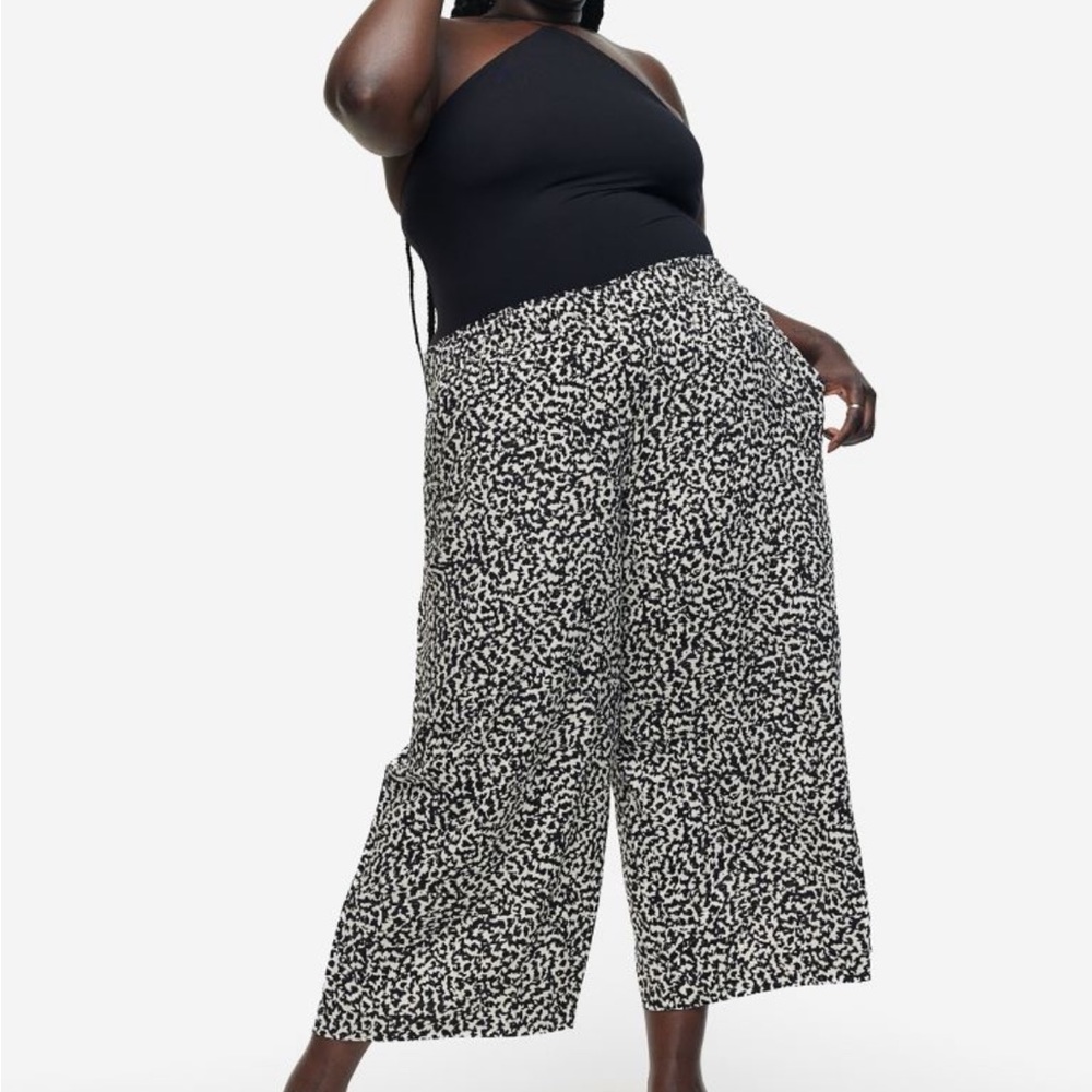H&M black & white printed wide leg pants